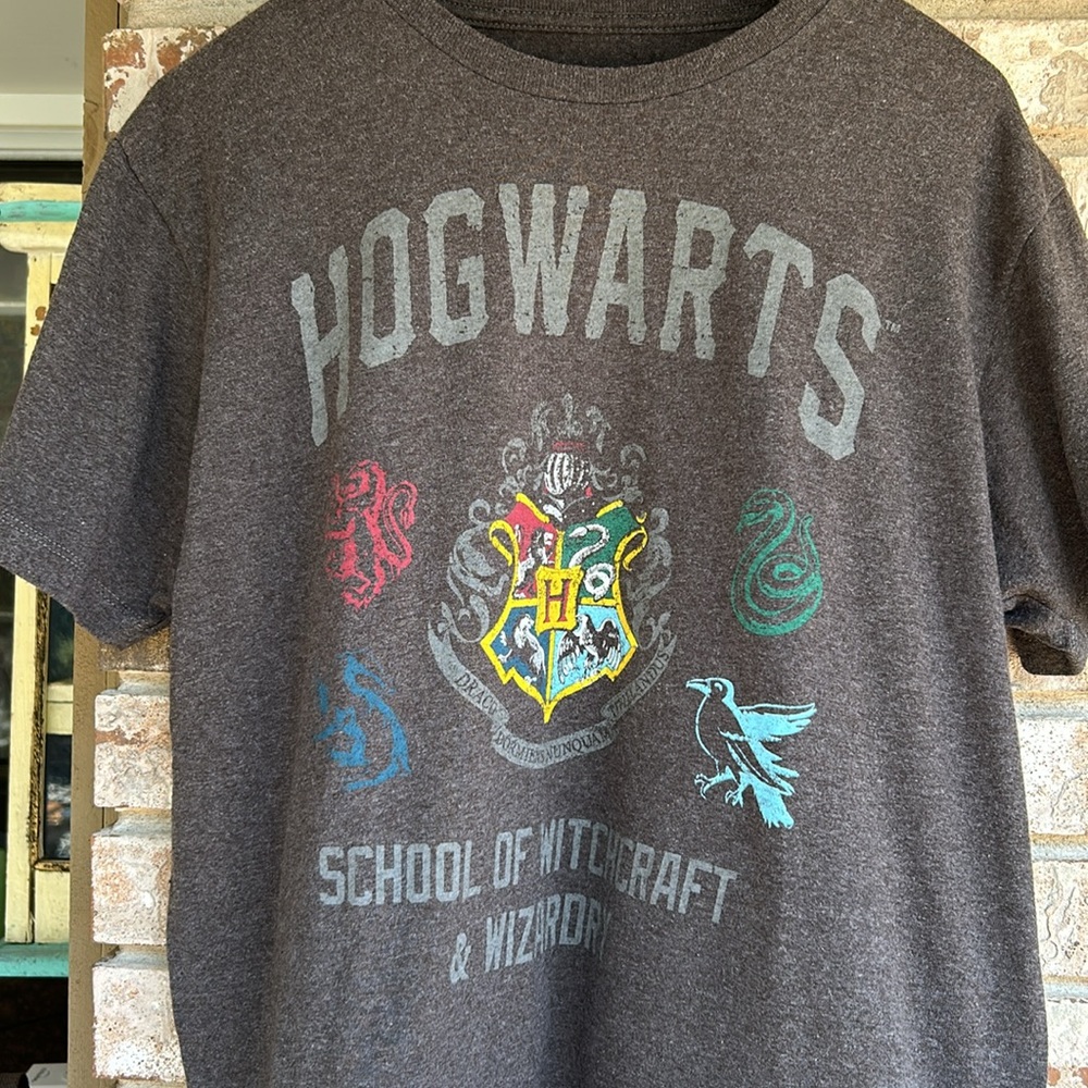 Universal Studios Harry Potter Hogwarts Graphic Tee Shirt Large